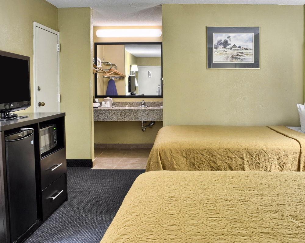 Quality Inn Fredericksburg-Central Park Area Exterior foto