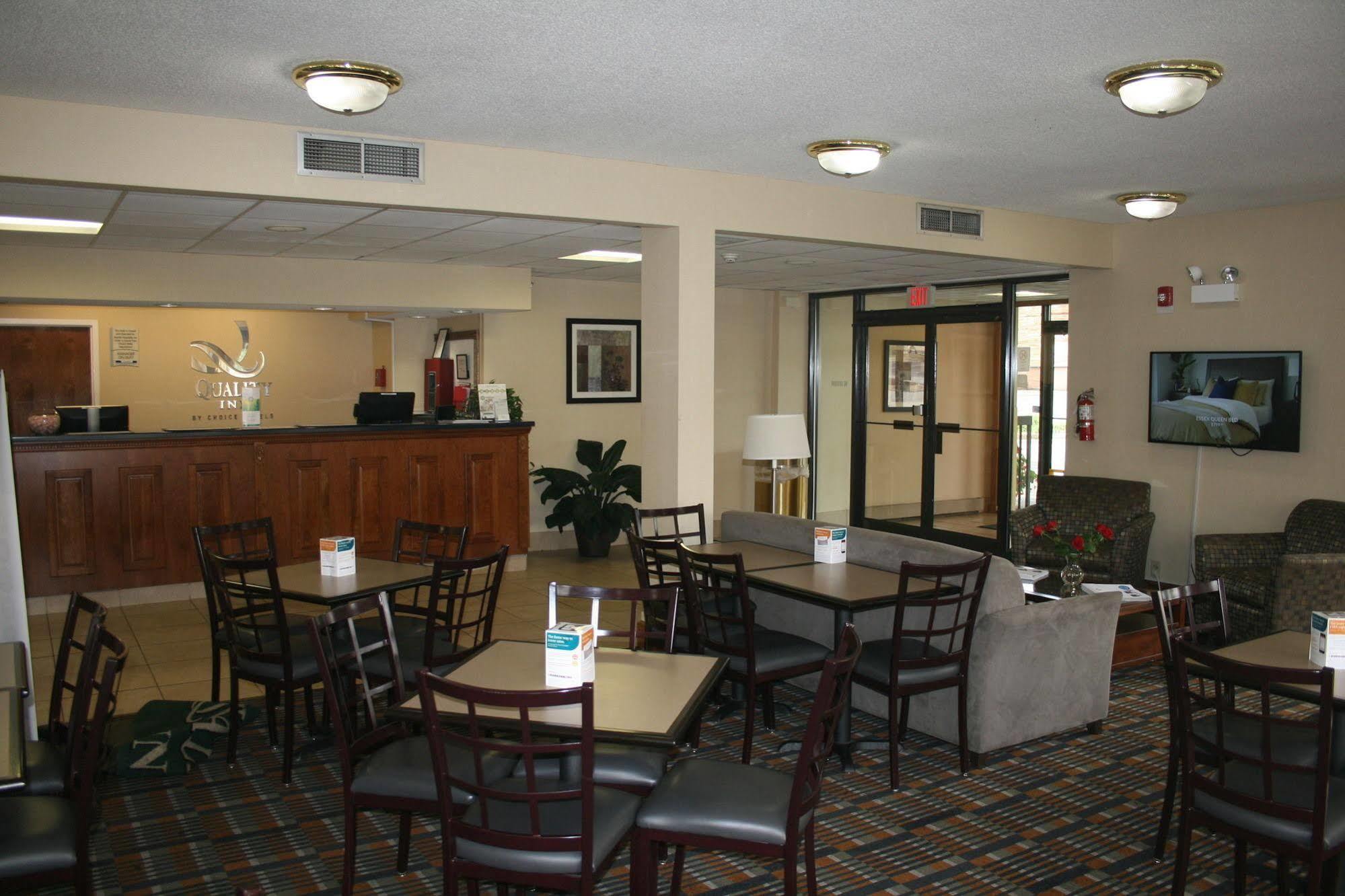 Quality Inn Fredericksburg-Central Park Area Exterior foto